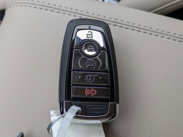 New 2026 Lincoln Corsair Premiere image 26