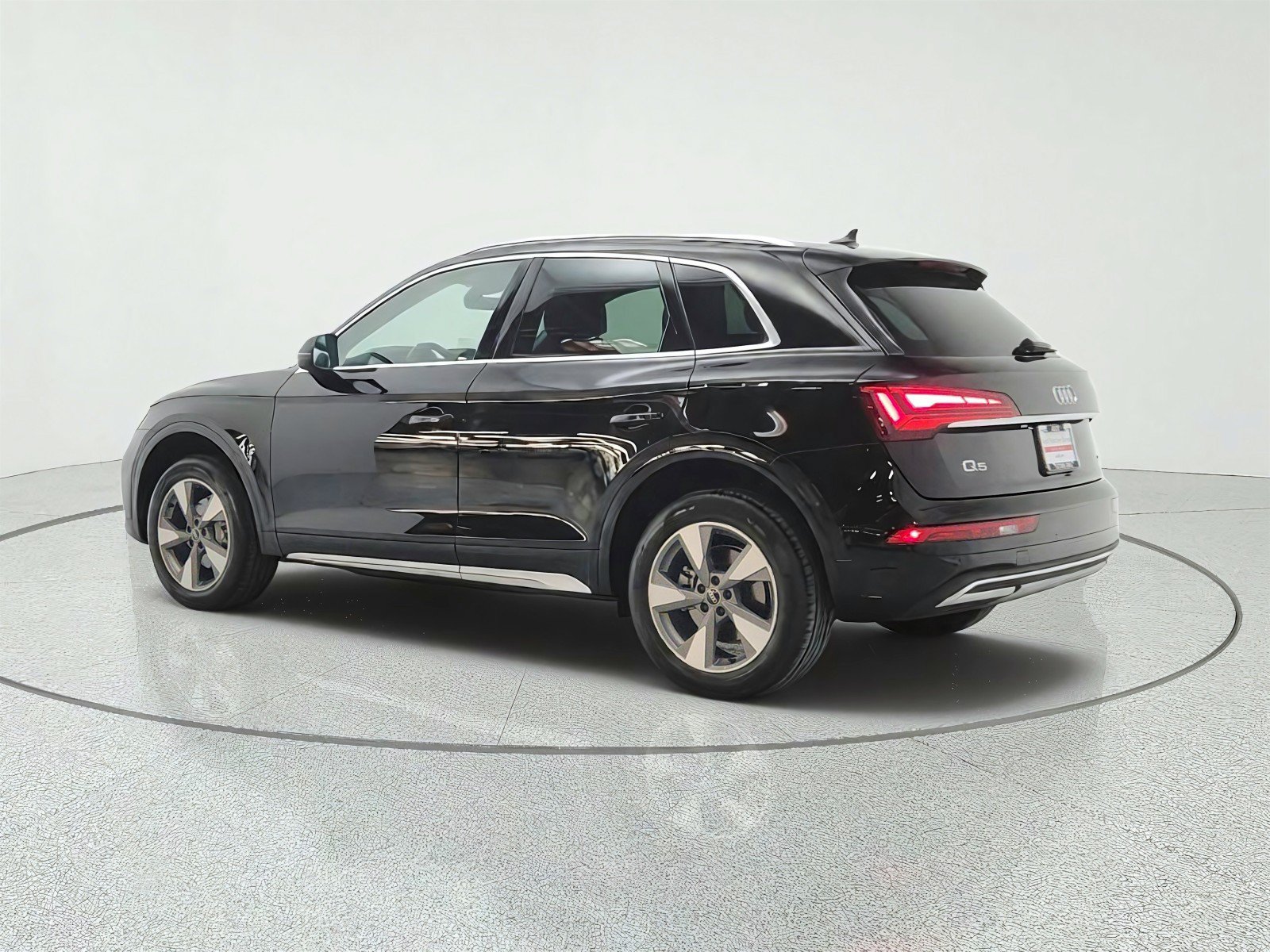 Used 2023 Audi Q5 2.0T Premium Plus w/ Premium Plus Package AWD/4WD image 7