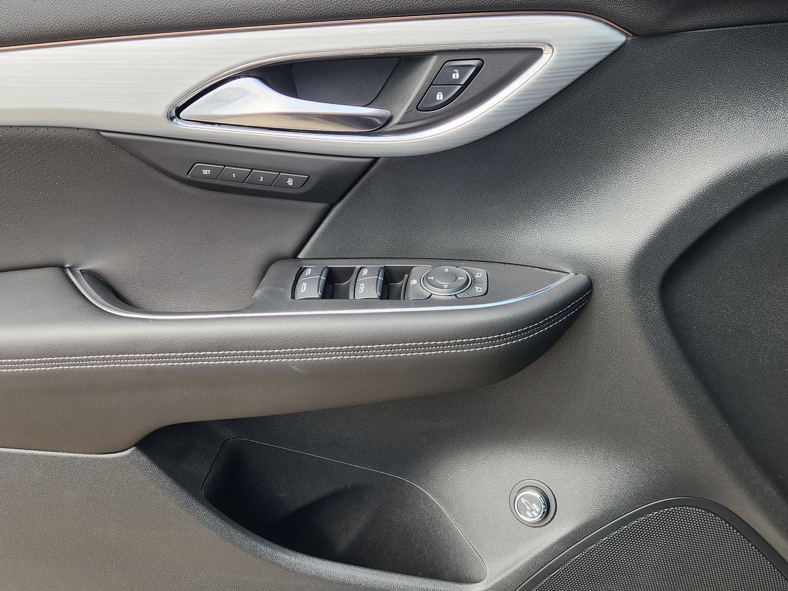 Used 2025 Buick Envision Avenir AWD/4WD image 27