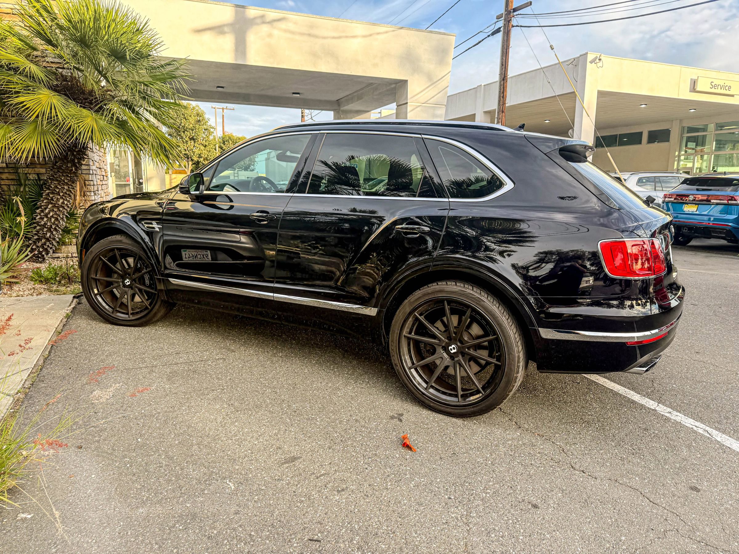 Used 2020 Bentley Bentayga image 3
