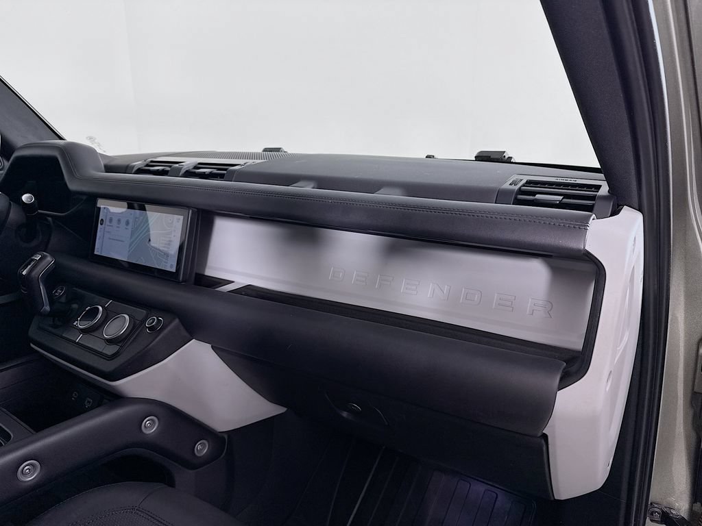 Certified 2023 Land Rover Defender 110 SE AWD/4WD image 30