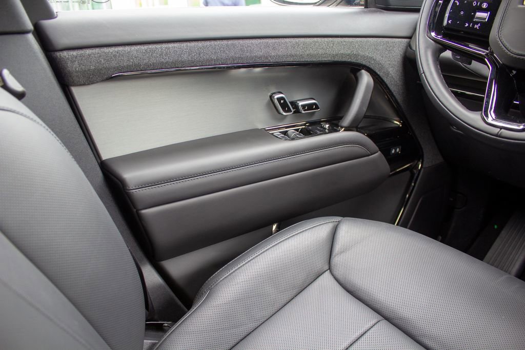Used 2025 Land Rover Range Rover Sport Dynamic SE AWD/4WD image 19