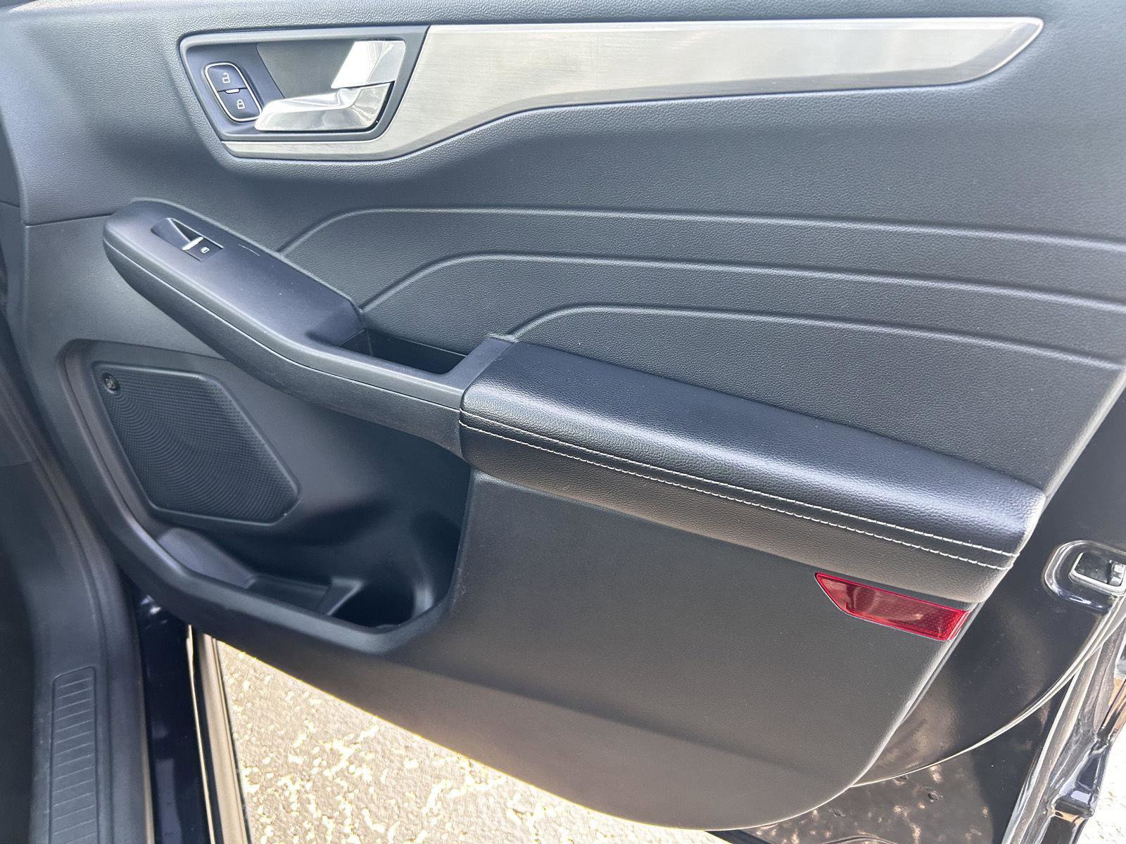 Used 2021 Ford Escape Titanium w/ Class II Trailer Tow Package image 20