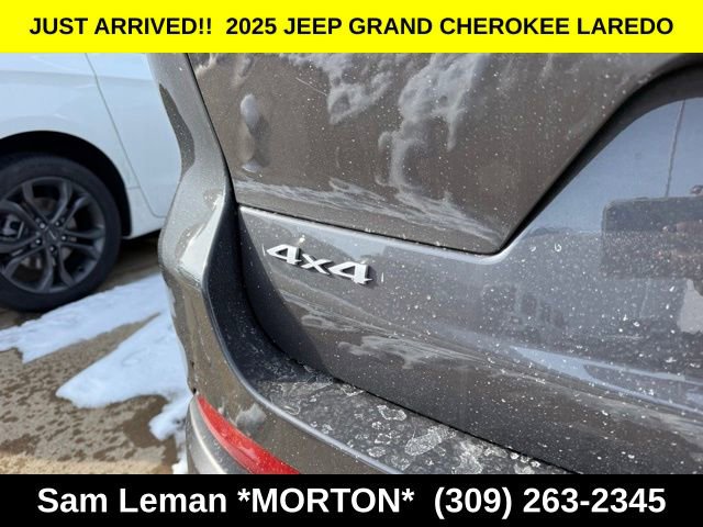 New 2025 Jeep Grand Cherokee L Laredo image 11