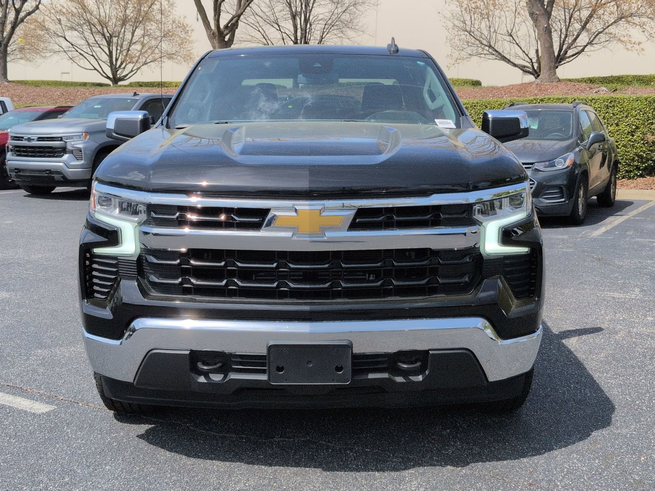 Used 2022 Chevrolet Silverado 1500 LT image 3
