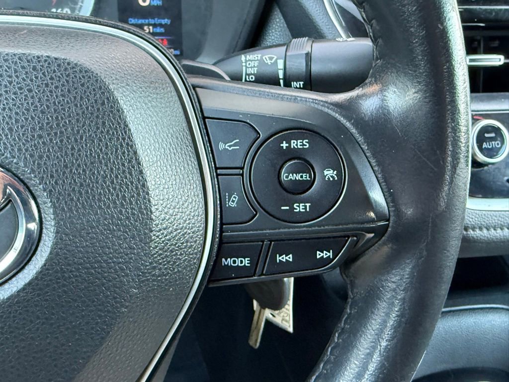 Used 2021 Toyota Corolla SE image 30