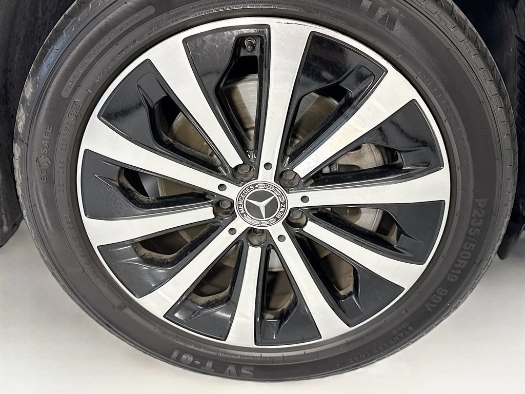 Used 2023 Mercedes-Benz GLB 250 image 32