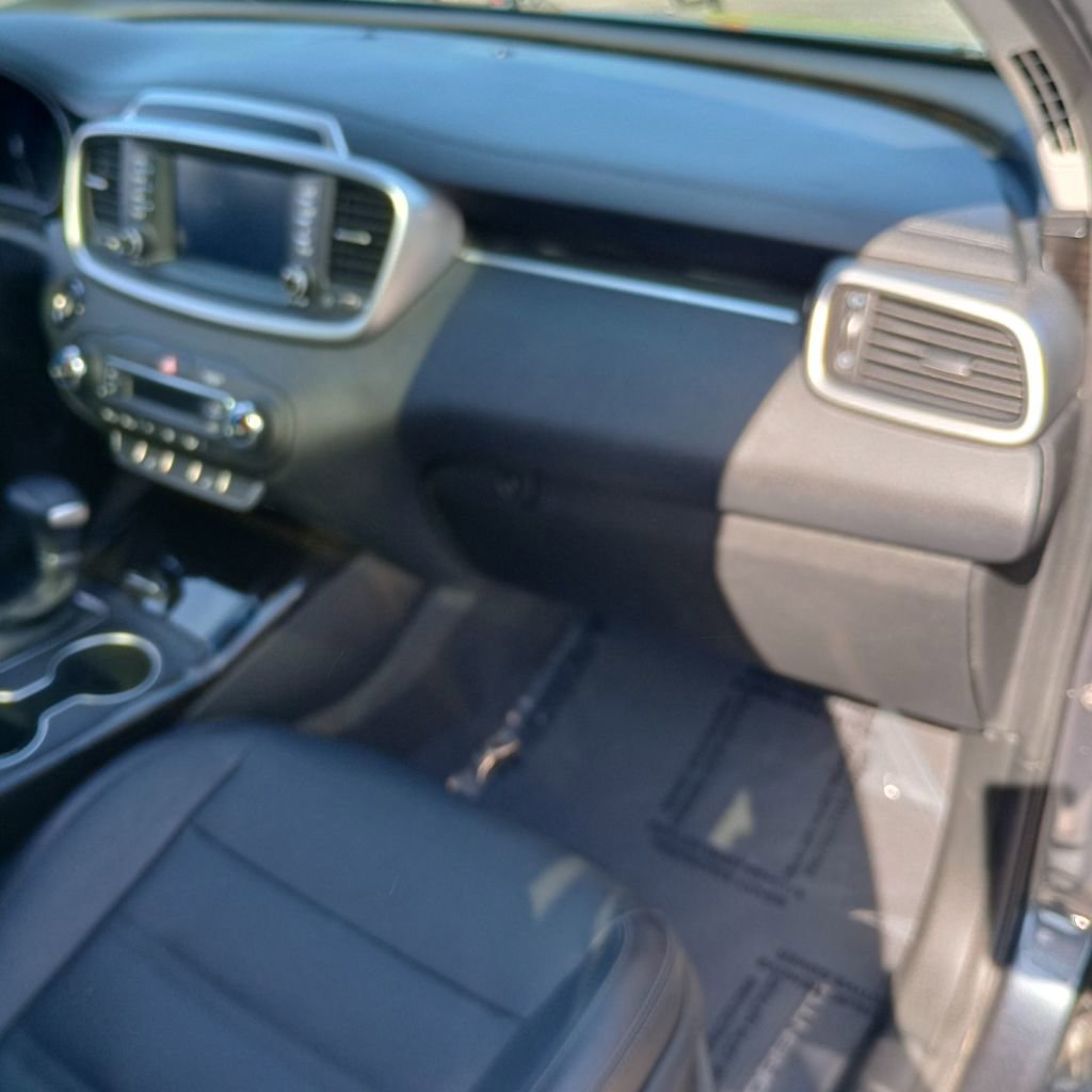 Used 2020 Kia Sorento EX image 23
