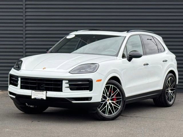 Certified 2024 Porsche Cayenne S image 1