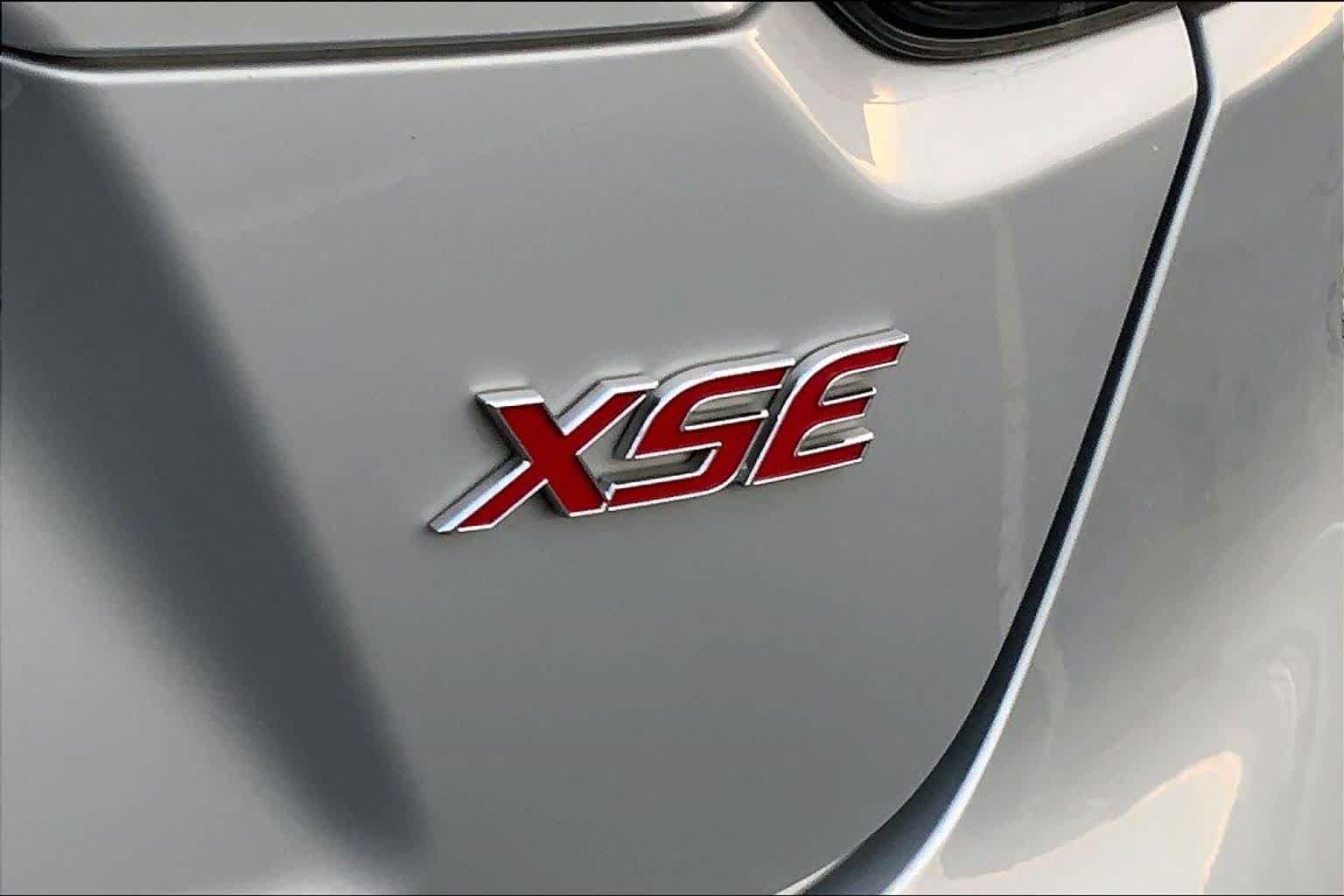 Used 2022 Toyota Corolla XSE w/ Carpet Mat Package (TMS) FWD image 10