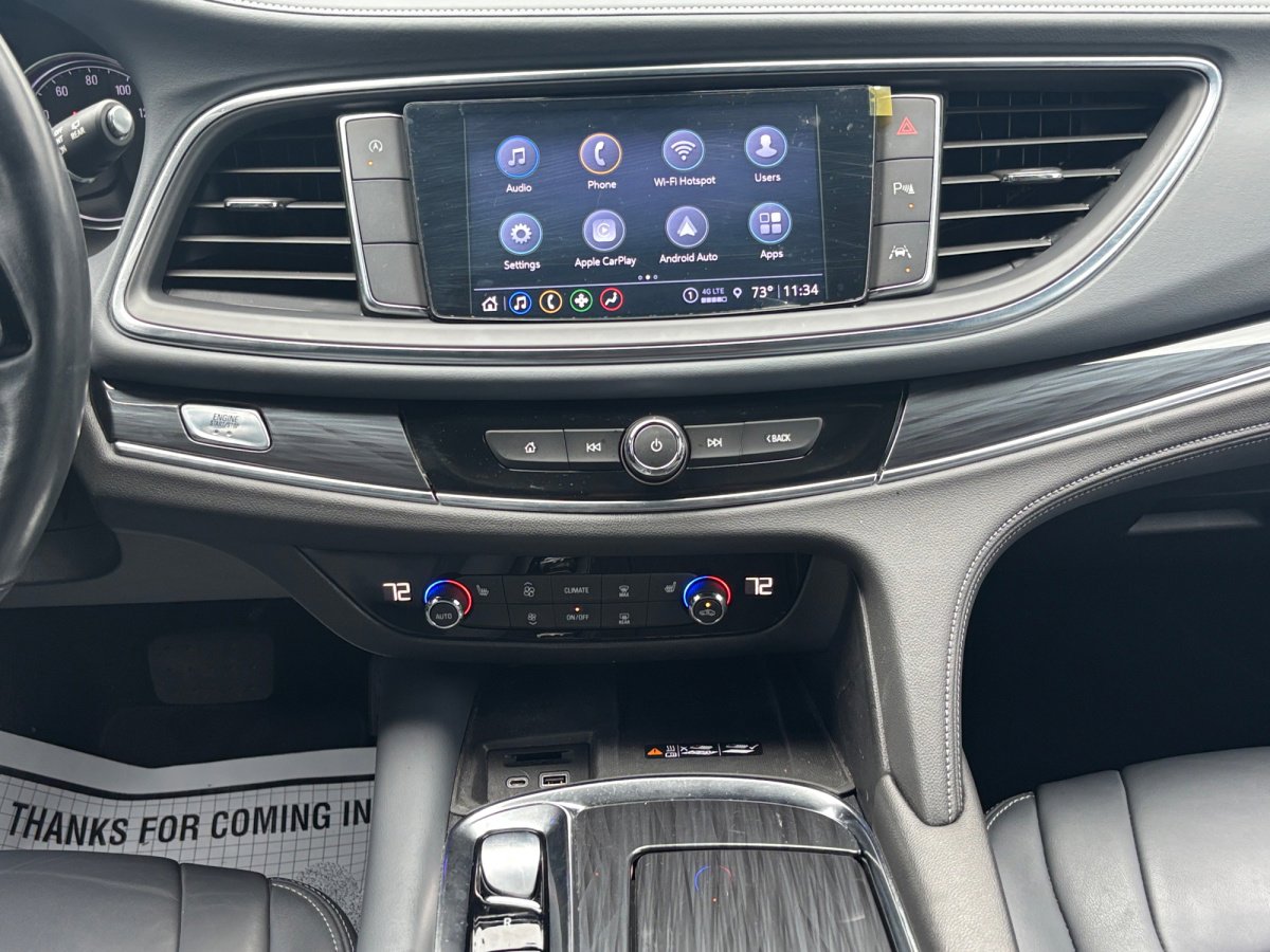 Used 2023 Buick Enclave Essence image 3