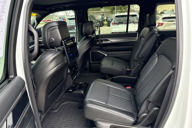 Used 2024 Jeep Wagoneer Series II w/ Convenience Group I AWD/4WD image 10