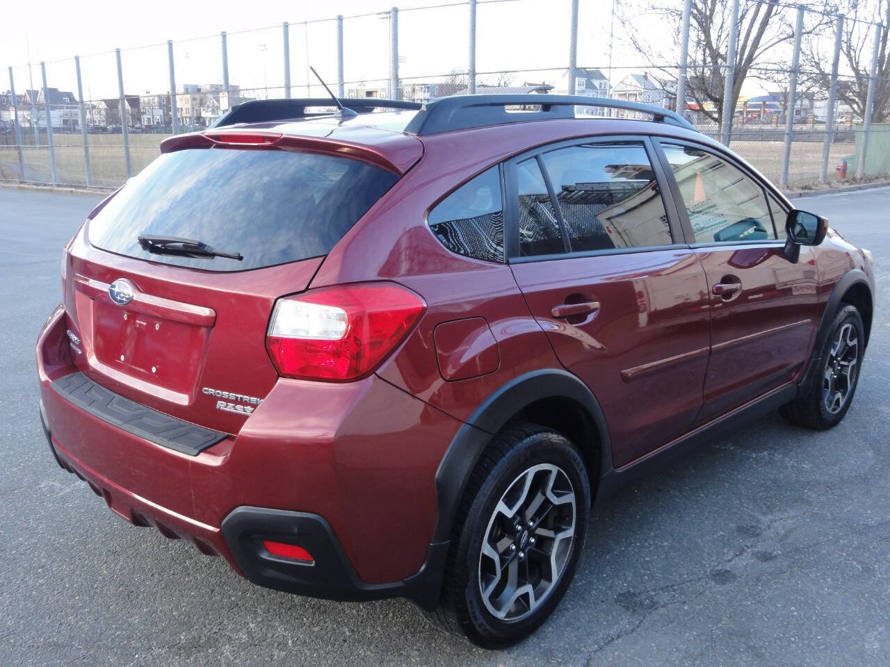 Used 2017 Subaru Crosstrek 2.0i Premium image 3