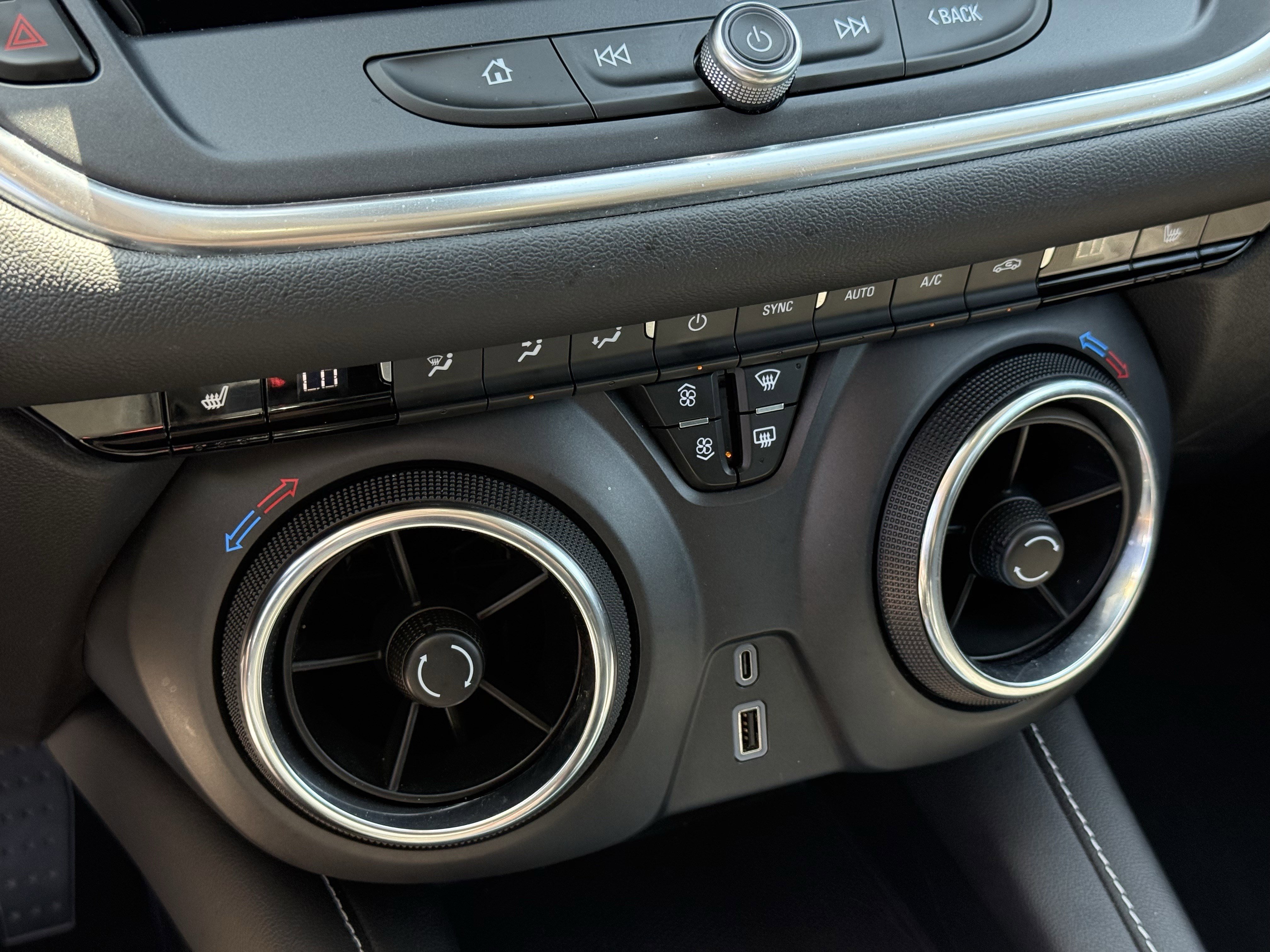 Used 2025 Chevrolet Blazer LT image 23