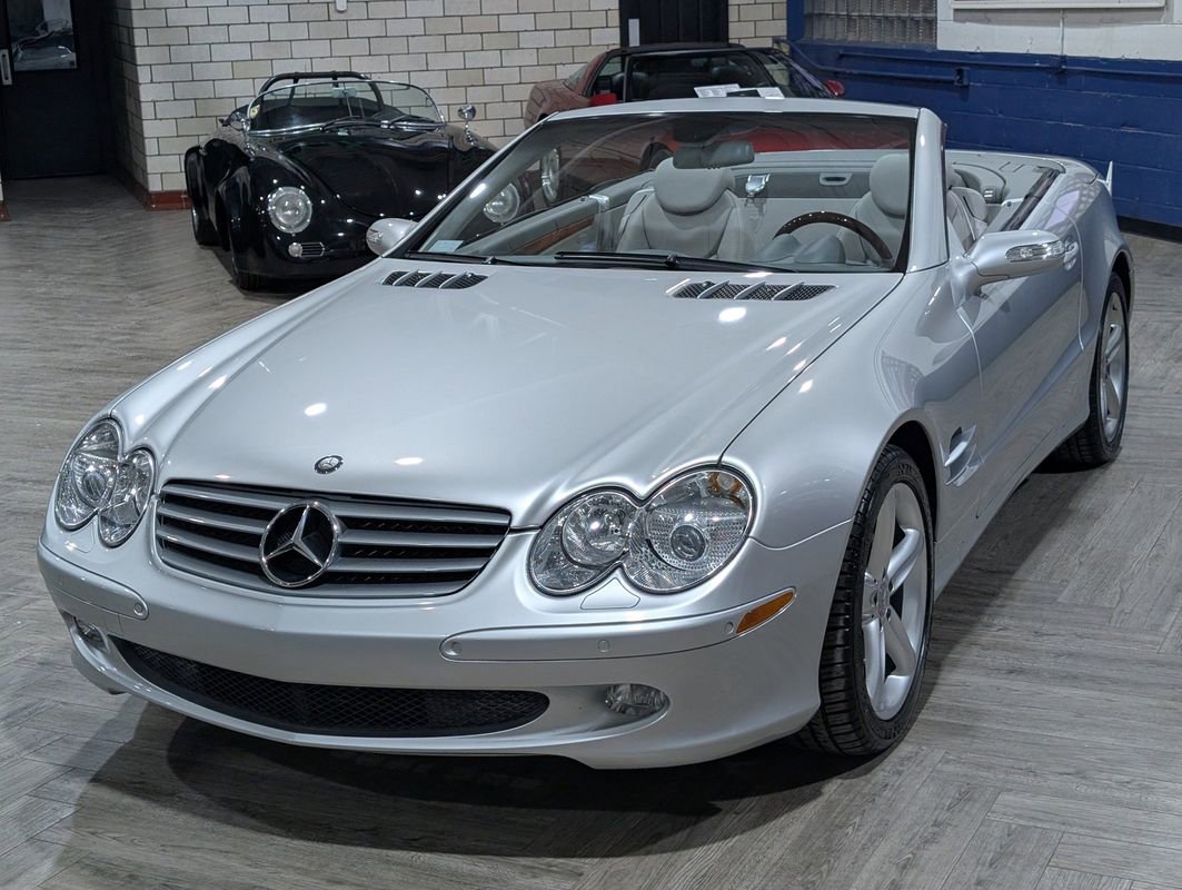 Used 2004 Mercedes-Benz SL 500 image 2
