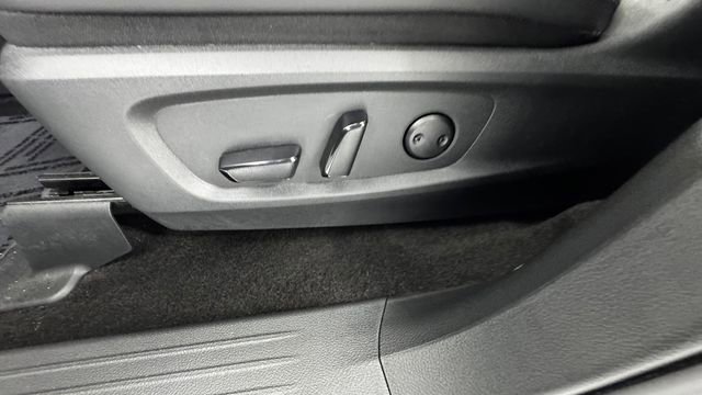 Certified 2025 Nissan Pathfinder Platinum AWD/4WD image 11
