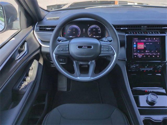 New 2025 Jeep Grand Cherokee L Laredo w/ Luxury Tech Group I image 16