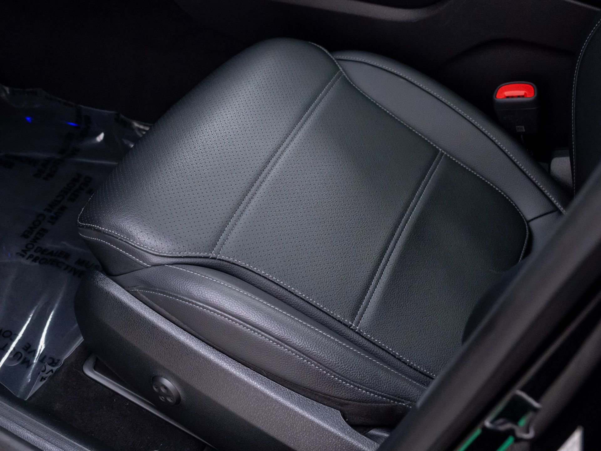 Used 2024 Mercedes-Benz GLC 300 4MATIC image 16