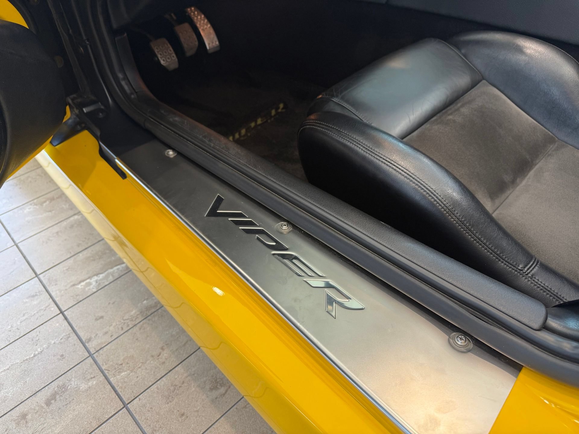 Used 2005 Dodge Viper SRT-10 RWD image 27