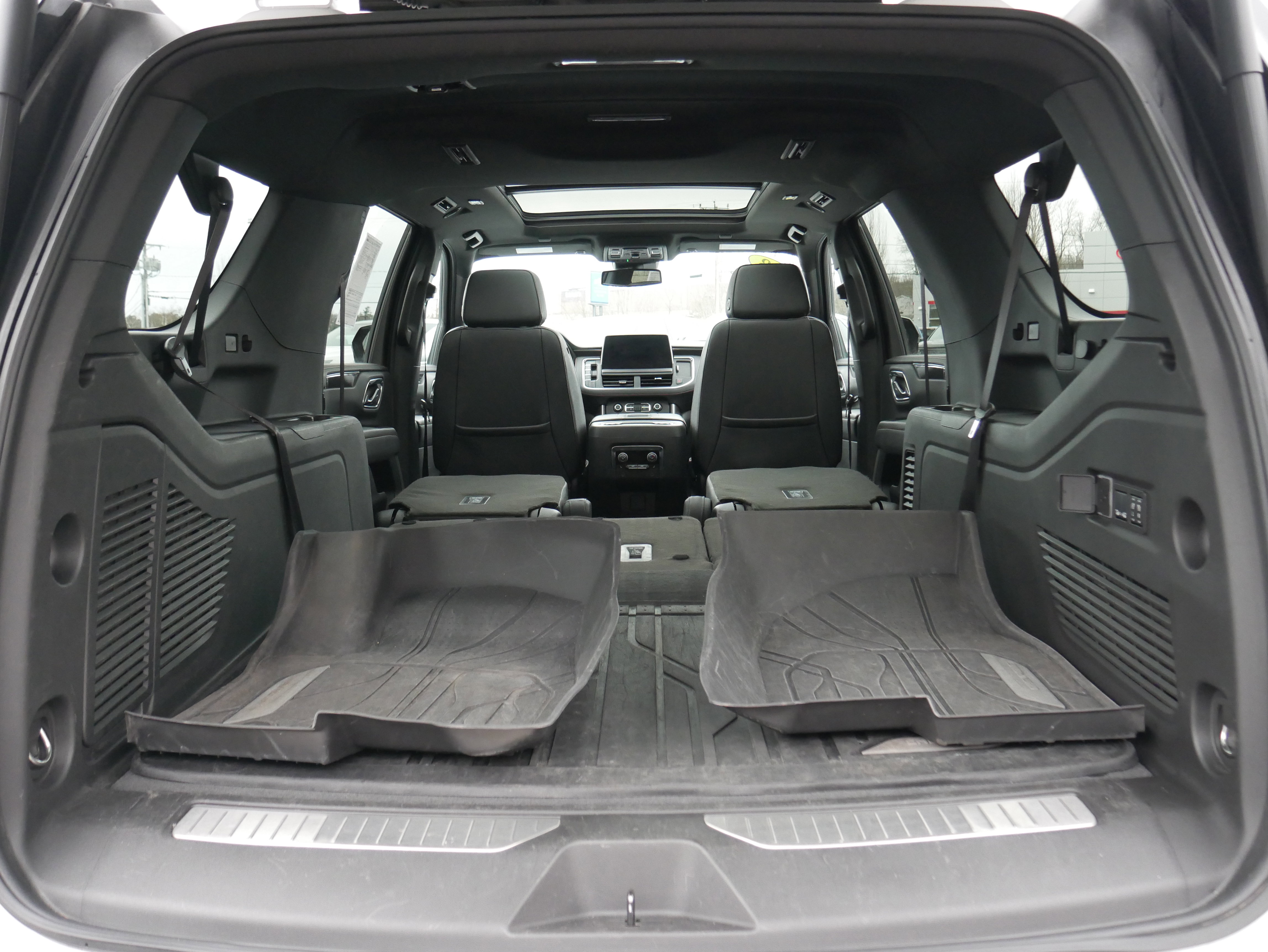 Certified 2023 Chevrolet Suburban RST w/ Luxury Package image 8