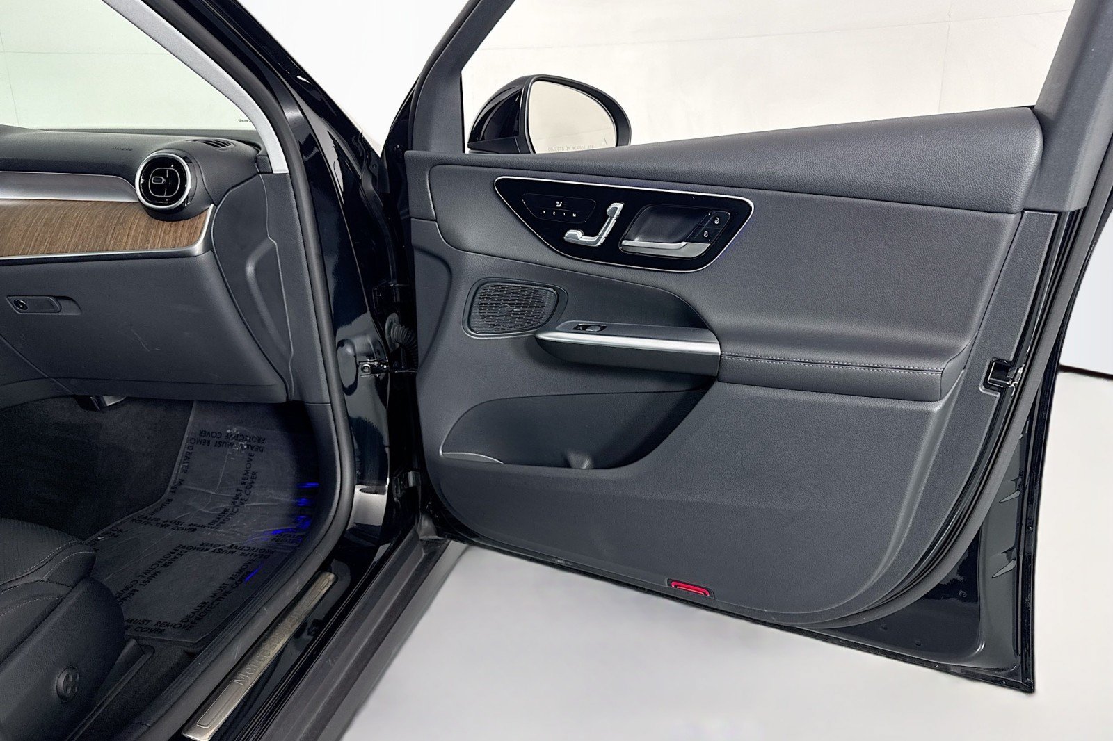 Certified 2025 Mercedes-Benz GLC 350e 4MATIC image 23