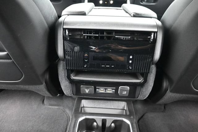 Used 2026 Jeep Grand Wagoneer Limited AWD/4WD image 18