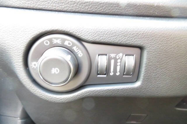 New 2026 Chrysler Pacifica Select image 22