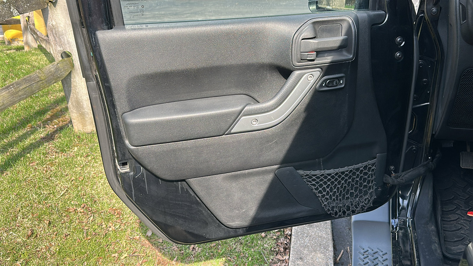 Used 2011 Jeep Wrangler Sahara image 15