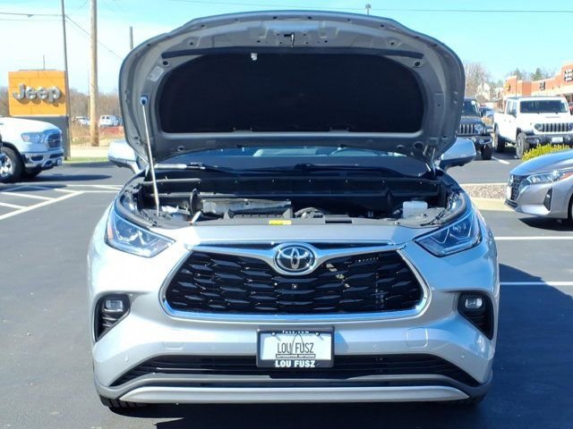 Used 2023 Toyota Highlander Platinum image 35