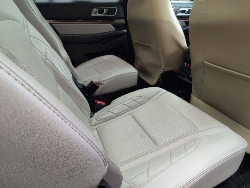 Used 2018 Ford Explorer Platinum image 20