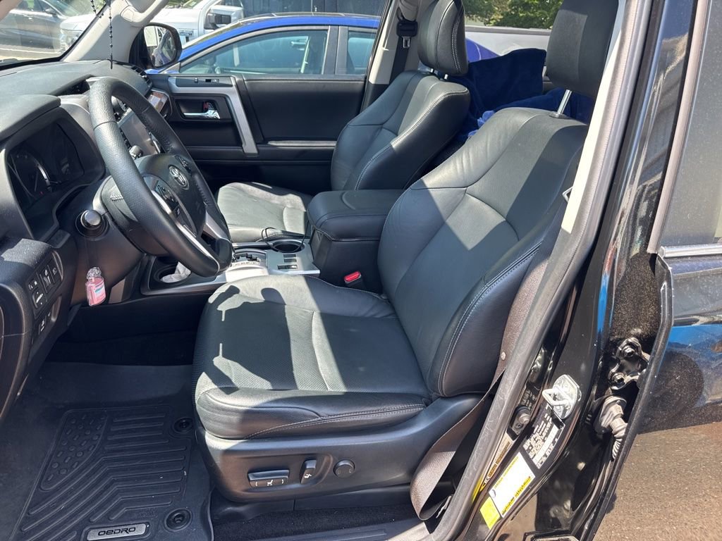 Used 2022 Toyota 4Runner Limited AWD/4WD image 6