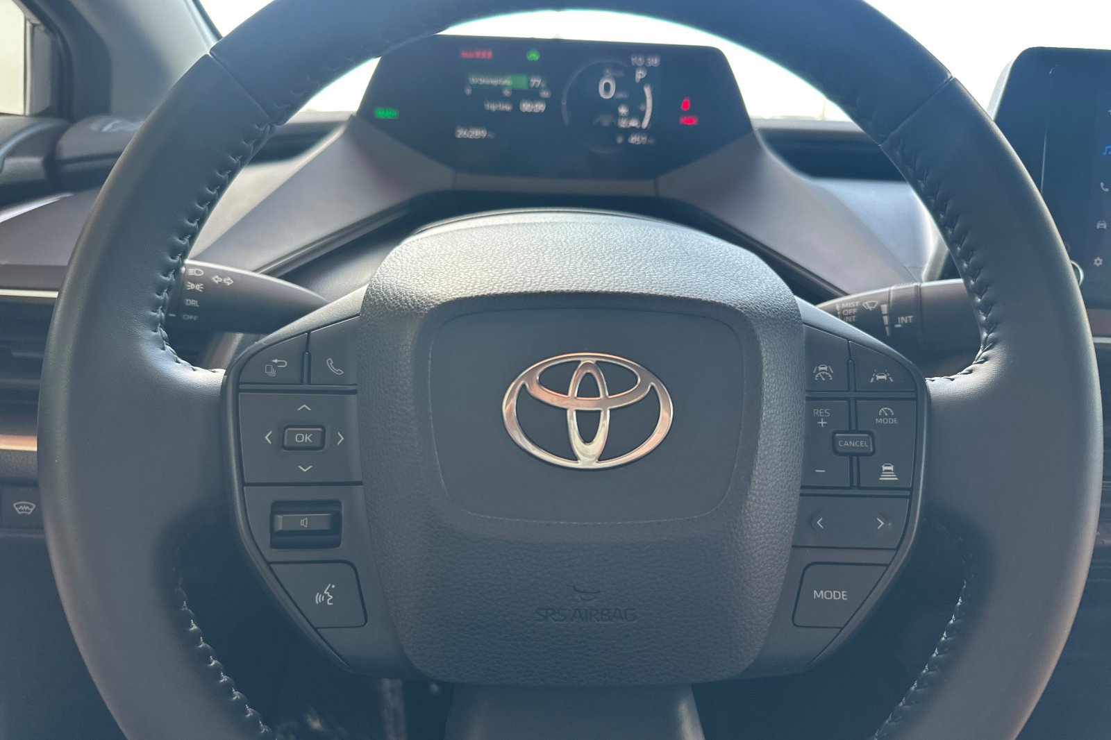 Used 2025 Toyota Prius LE FWD image 25
