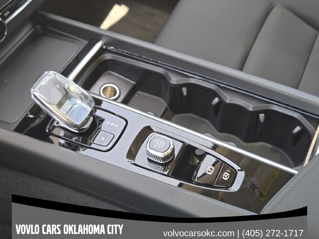 New 2026 Volvo XC60 B5 Core AWD/4WD image 17