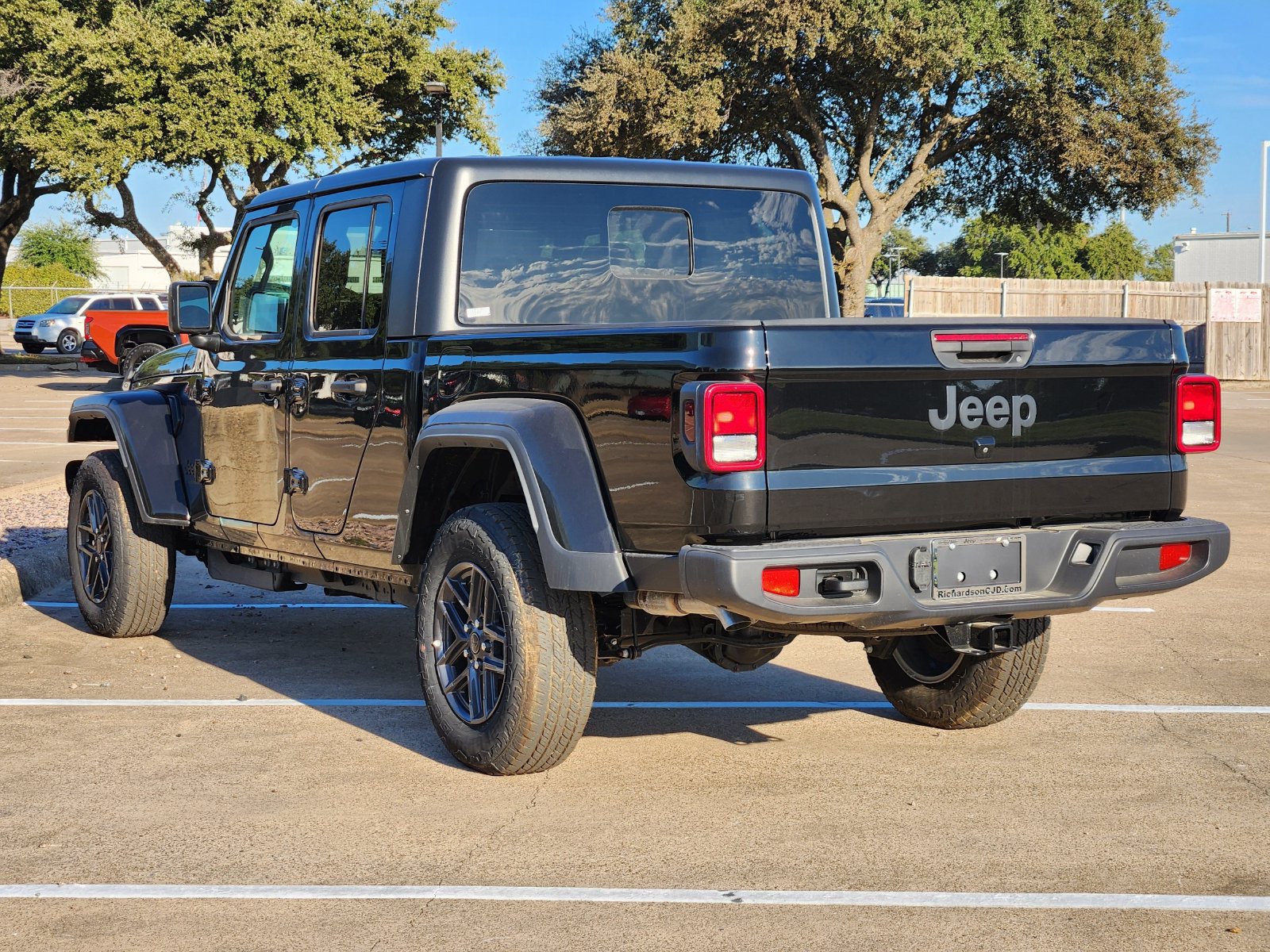 New 2026 Jeep Gladiator Sport AWD/4WD image 4