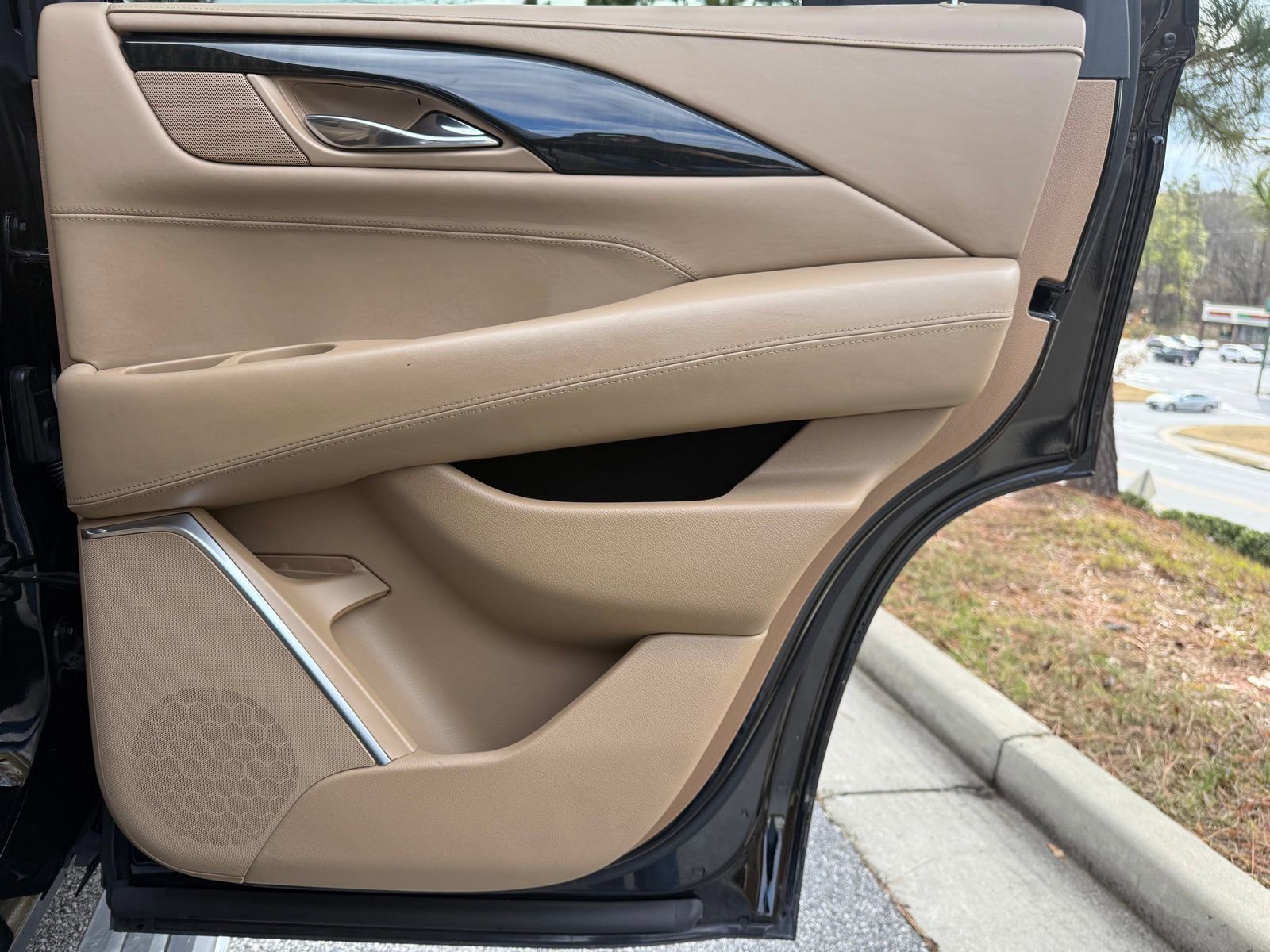 Used 2019 Cadillac Escalade Platinum image 47
