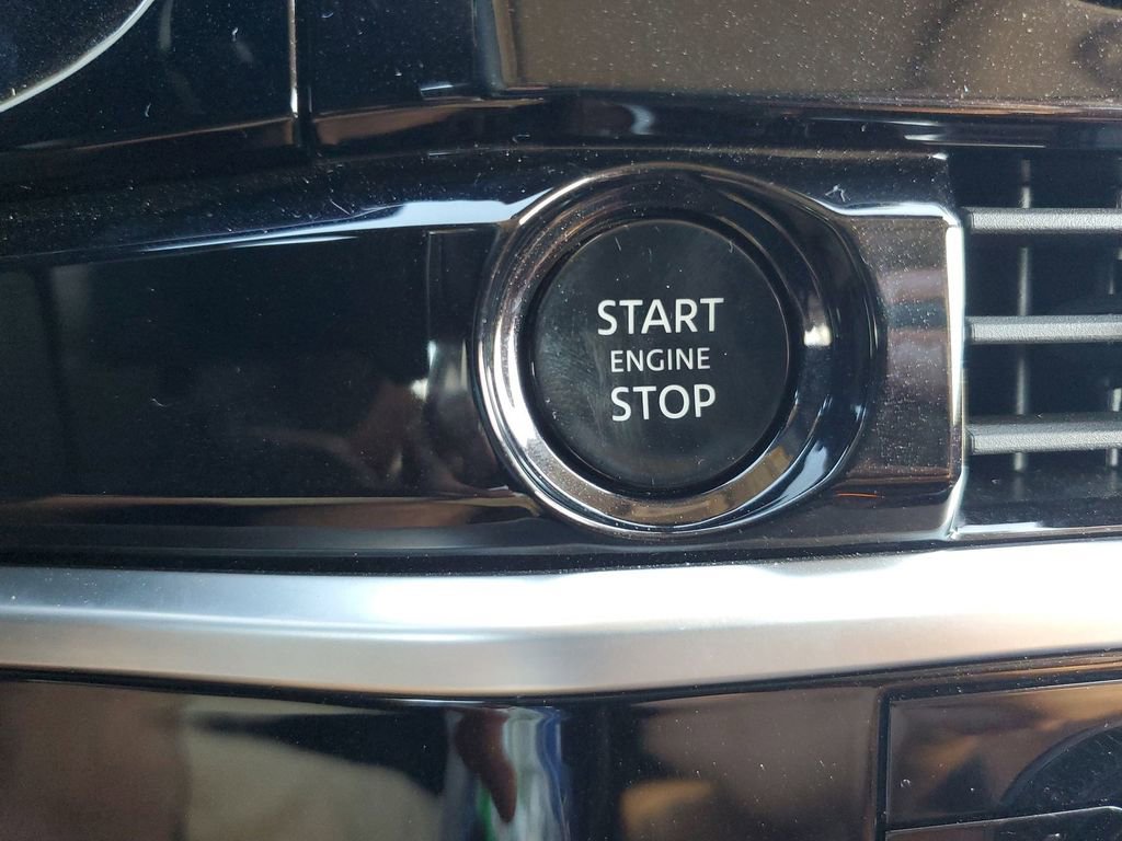 Used 2025 Nissan Pathfinder Platinum image 39