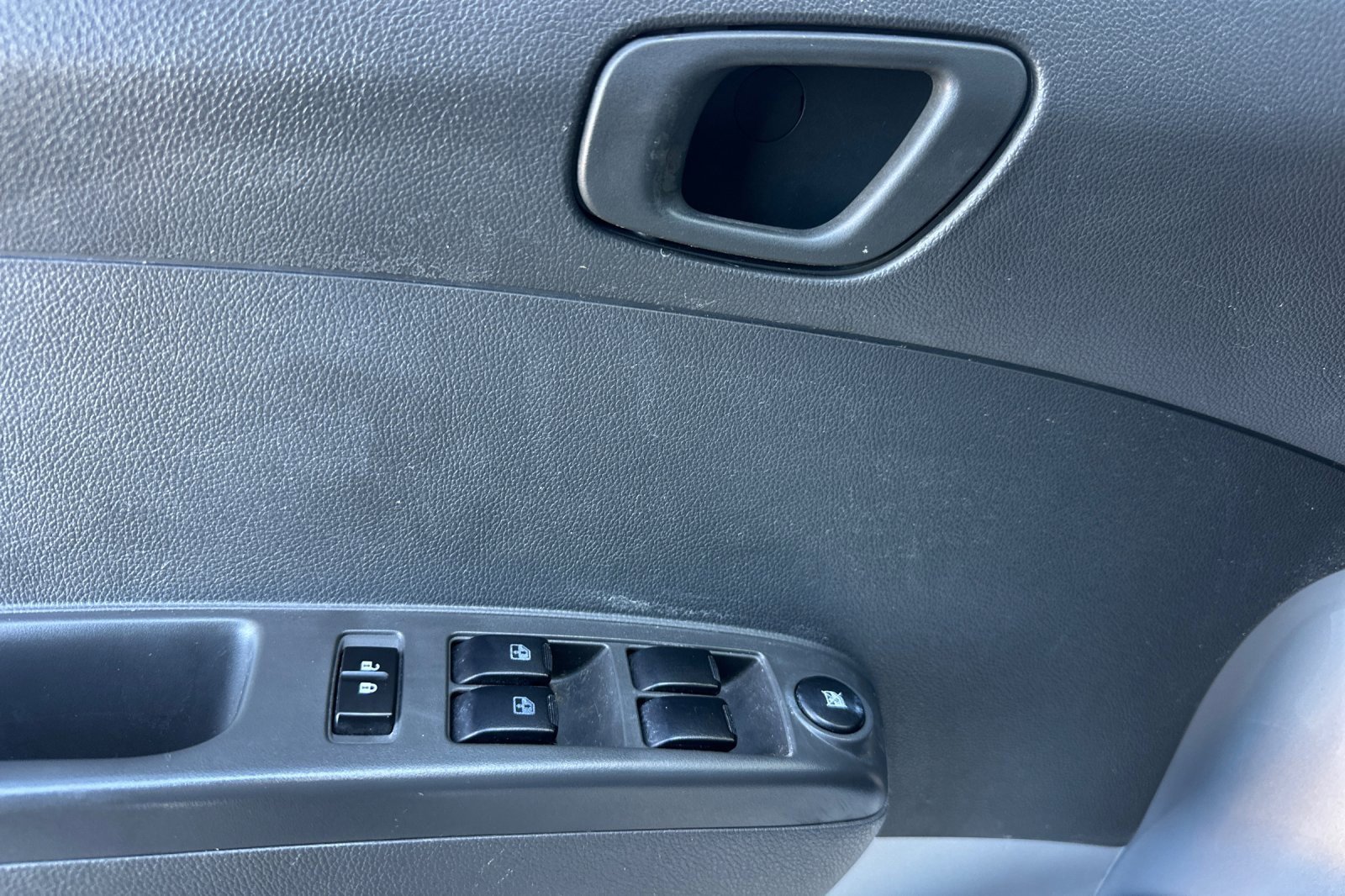 Used 2015 Chevrolet Spark LT image 11