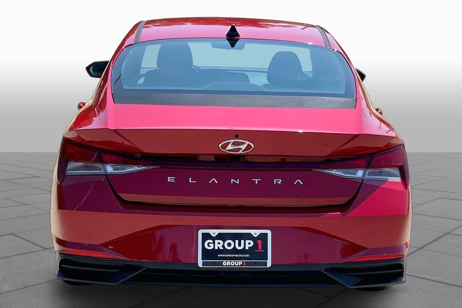 Used 2023 Hyundai Elantra SEL w/ Convenience Package FWD image 5