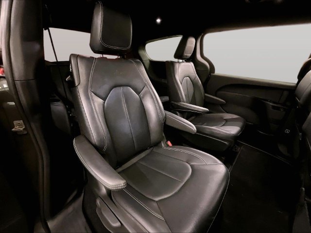 Used 2022 Chrysler Pacifica Touring-L w/ S Appearance Package FWD image 26