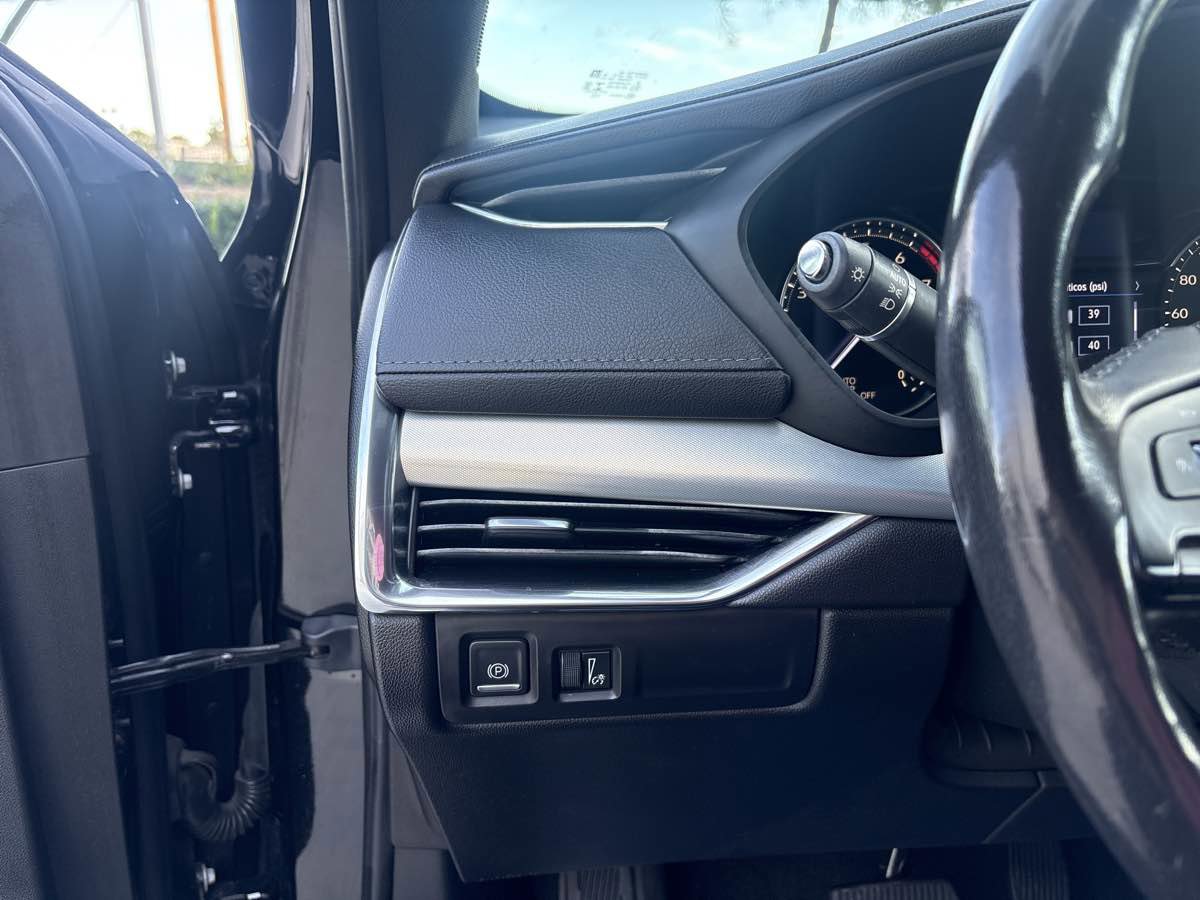 Used 2019 Cadillac XT4 Premium Luxury image 23