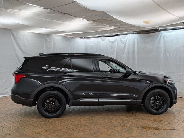 Certified 2025 Ford Explorer Active AWD/4WD image 8
