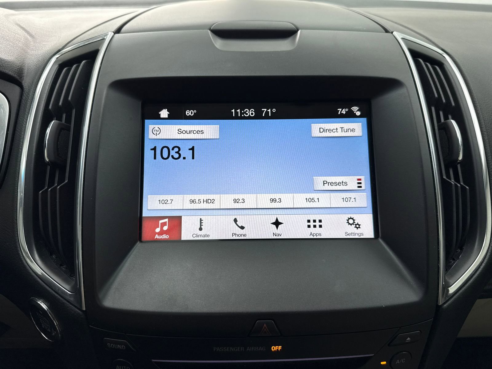 Used 2017 Ford Edge Titanium w/ Equipment Group 301A FWD image 27