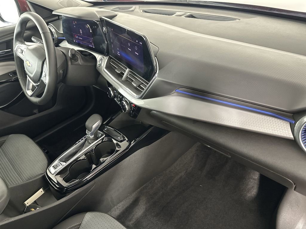 Certified 2024 Chevrolet Trax LT w/ Driver Confidence Package image 29