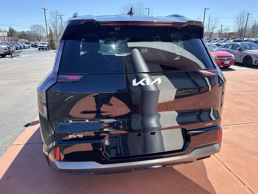 New 2026 Kia EV9 GT-Line image 3