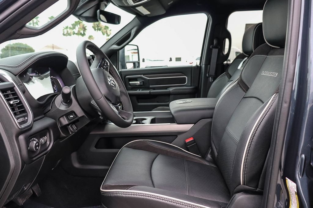 New 2026 RAM 3500 Laramie AWD/4WD image 21