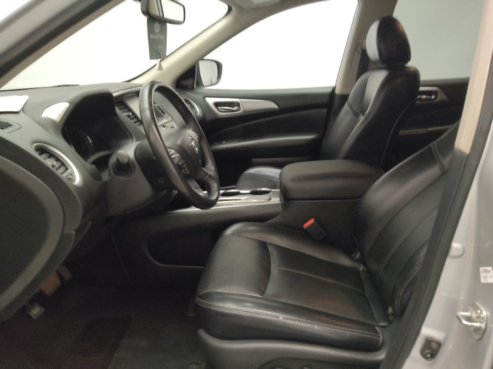 Used 2019 Nissan Pathfinder SL FWD image 17