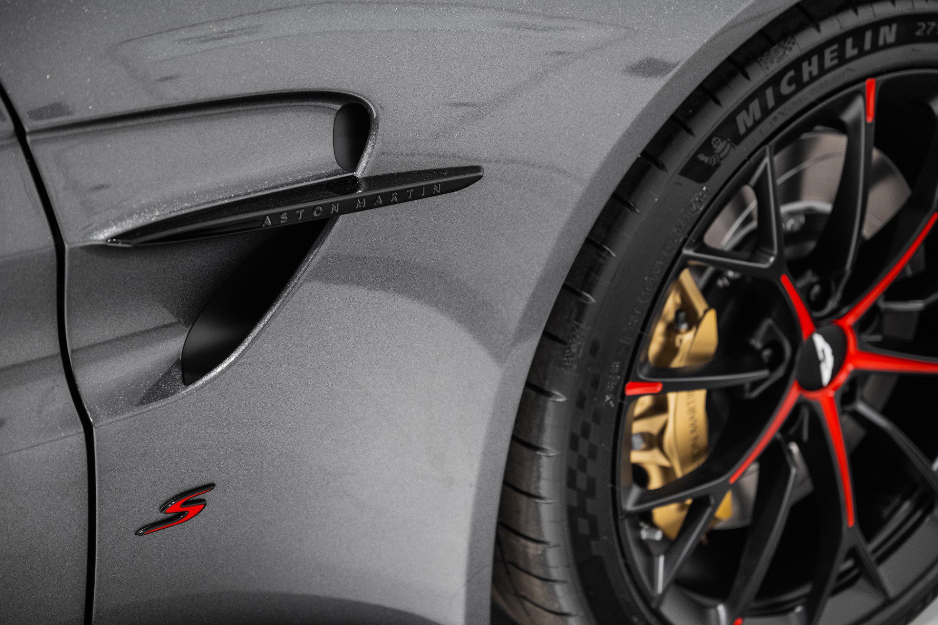 New 2026 Aston Martin V8 Vantage S RWD image 9