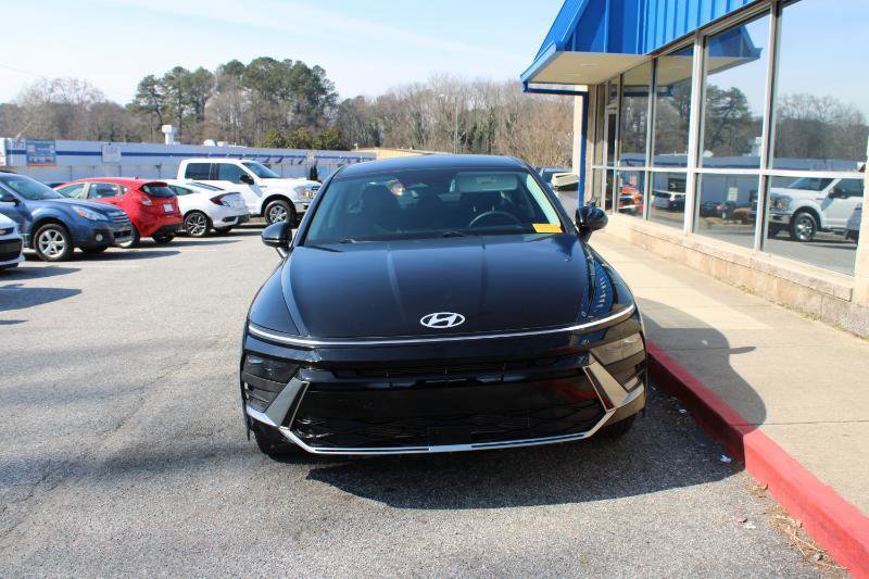 Used 2025 Hyundai Sonata SE image 2