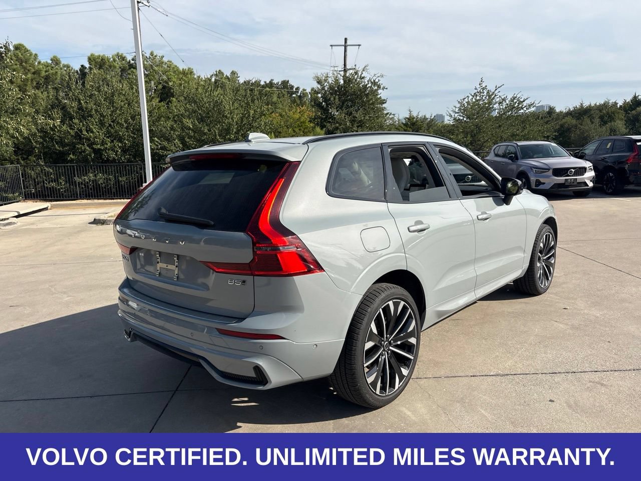 Certified 2026 Volvo XC60 B5 Ultra AWD/4WD image 5