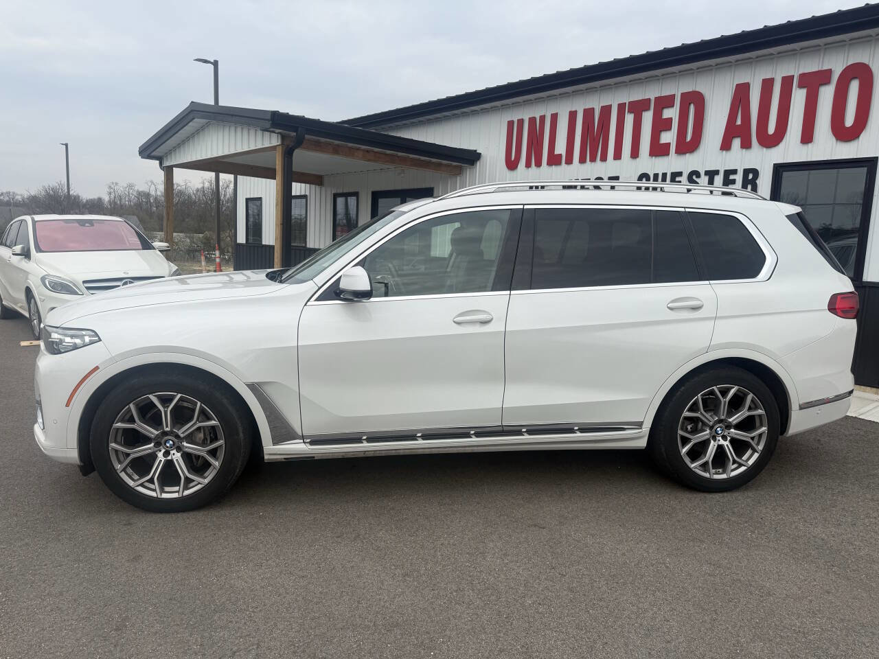 Used 2021 BMW X7 xDrive40i w/ Parking Assistance Package image 12
